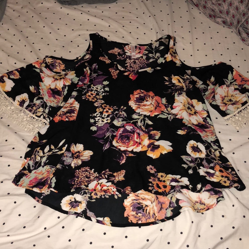 Cold shoulder floral top